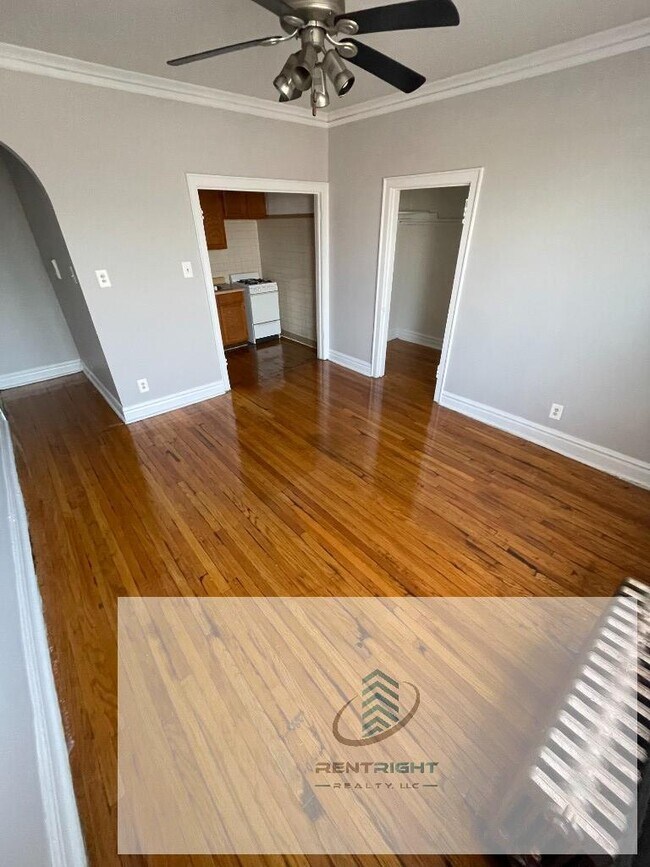 Foto del edificio - 4650 N Elston Ave