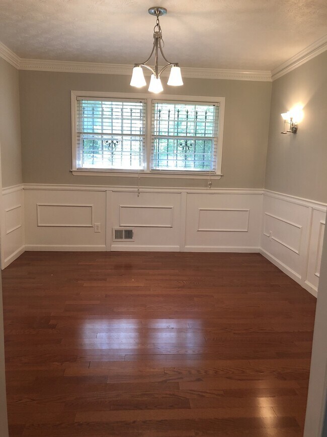 Building Photo - TOTAL CHARM IN THE HEART OF DECATUR!!!  MO...