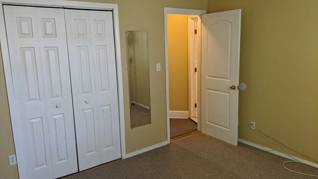 Building Photo - 438 Oakley Avenue