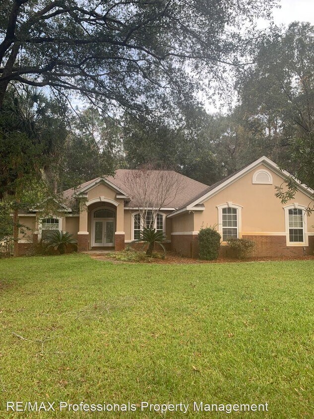 Foto principal - 4 br, 3 bath House - 561 NW Lake Valley Te...