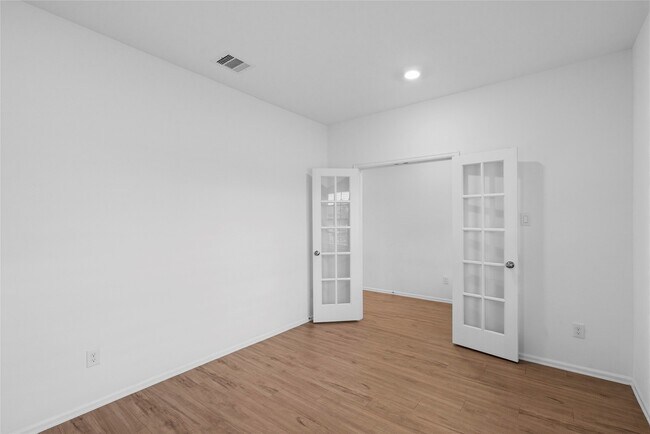 Foto del edificio - 3705 Paloma Fls Ln