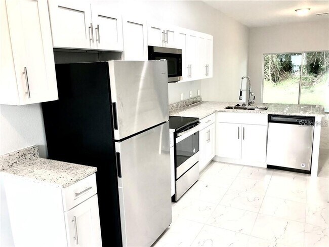 Building Photo - 717 Camel Ct