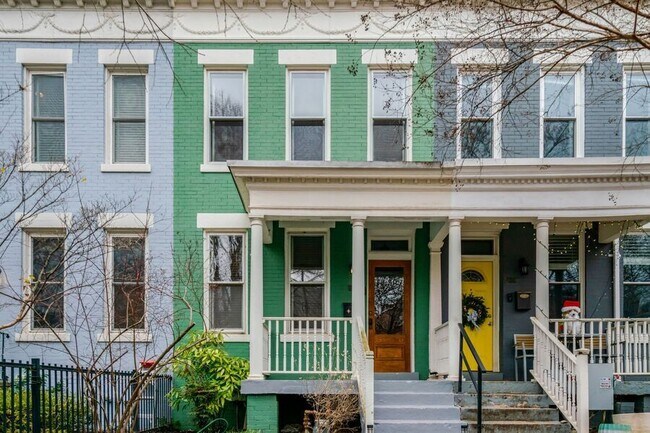 Photo - 1511 D St SE House