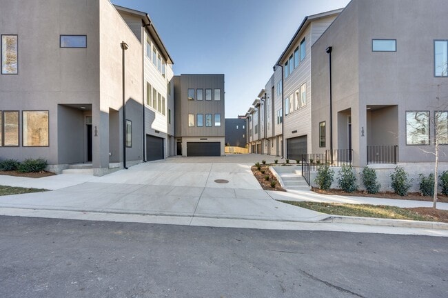 Photo - 16 Willis St Townhome