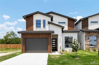 Building Photo - 16 Solar E Dr