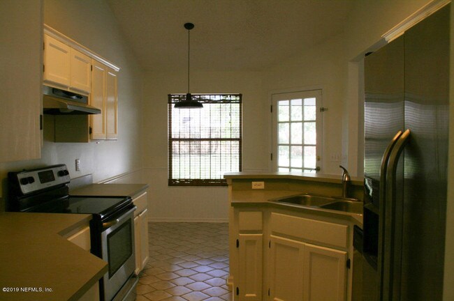 Foto del edificio - 6106 Pine Ave
