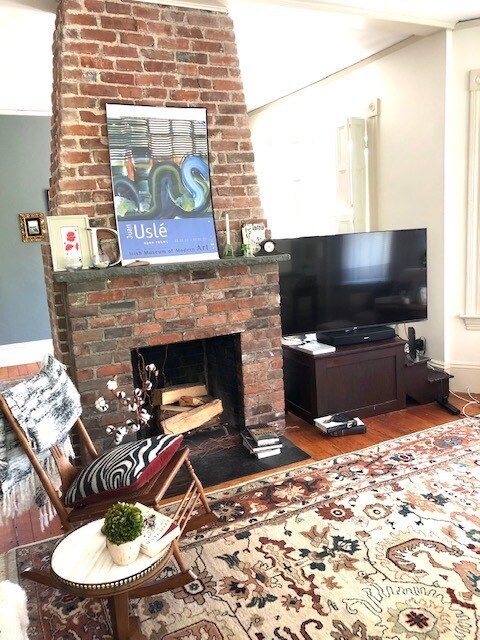 Living Room - 27 E Manning St