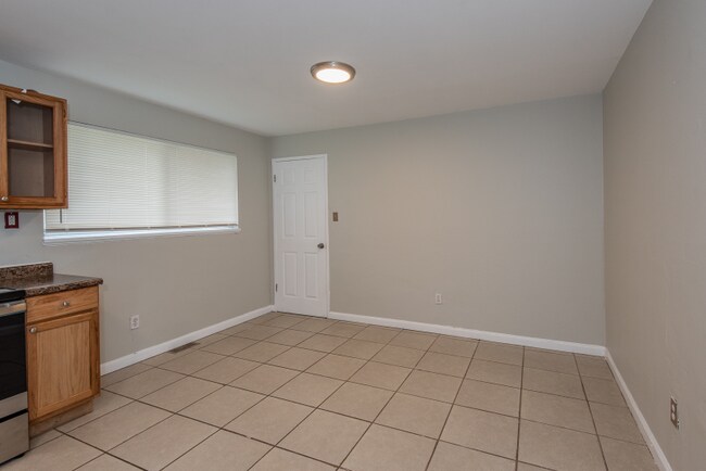 Building Photo - 10211 Doane Dr