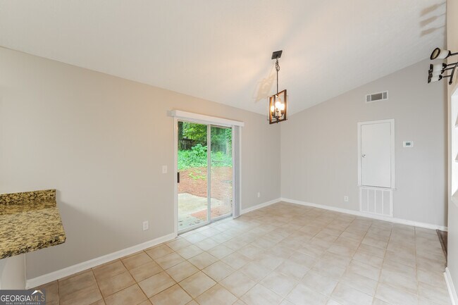 Building Photo - 129 Riverchase Dr