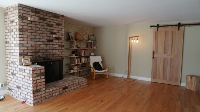 Building Photo - 443 Sequoia Ave