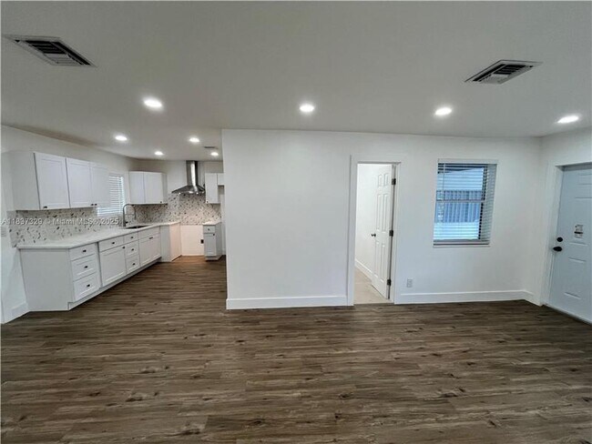 Foto del edificio - 2854 SW 4th Pl