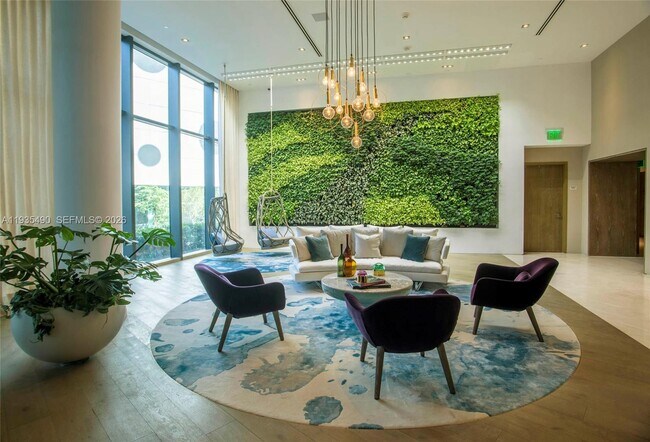 Foto del edificio - 650 NE 32nd St