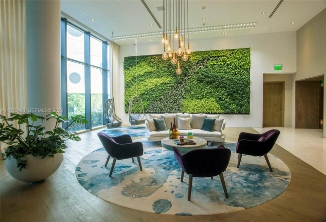 Building Photo - 650 NE 32nd St