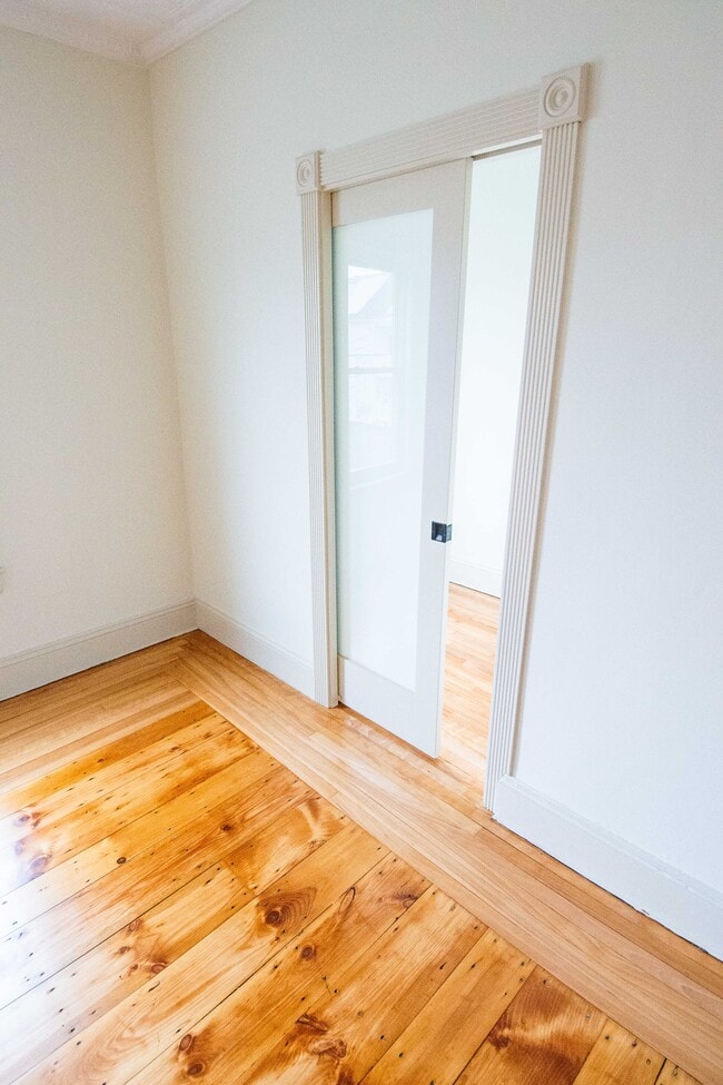 Building Photo - 235 Mount Hope St