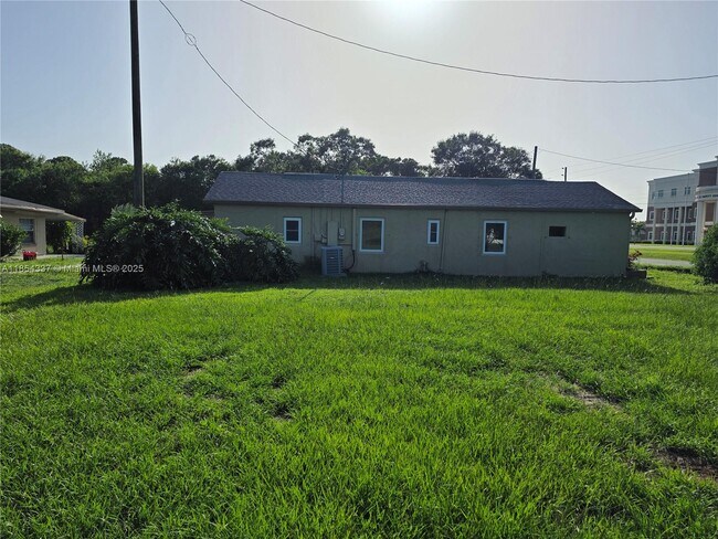 Building Photo - 4321 Kirby Loop Rd
