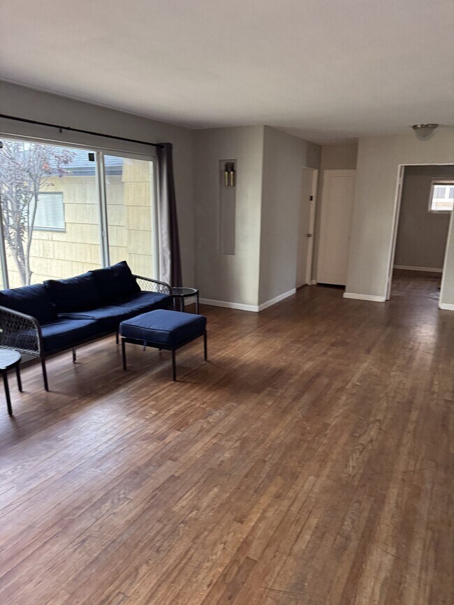 Foto del edificio - 6133 Dorothy Dr