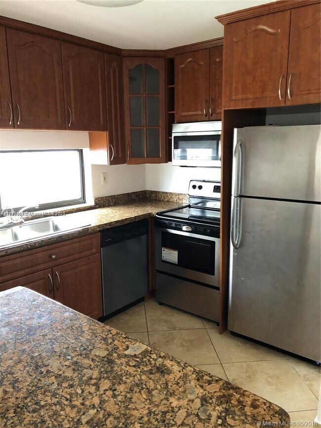 Foto del edificio - 16909 N Bay Rd