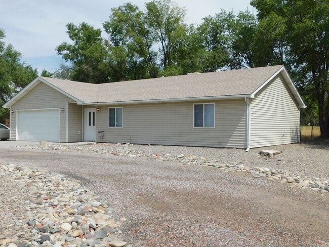 Building Photo - Home on Spacious Lot
