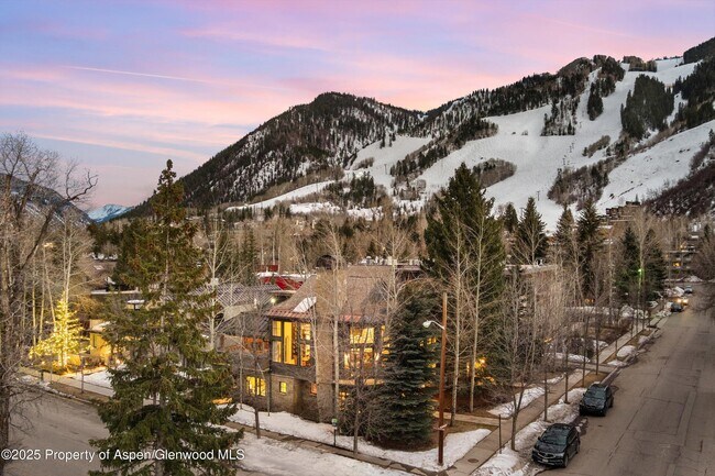 Foto del edificio - 304 S Garmisch St