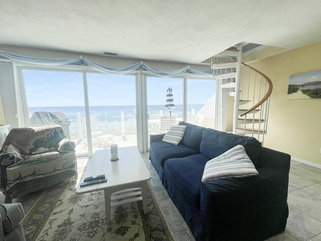 Building Photo - Beach-front condo Fall/Winter rental Septe...
