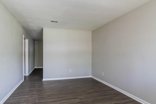 Building Photo - 11747 Murr Way