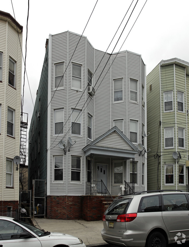 Foto del edificio - 156 Highland Ave