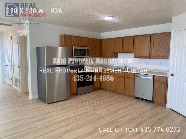 Building Photo - 390 980