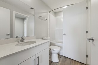 Building Photo - Evoke