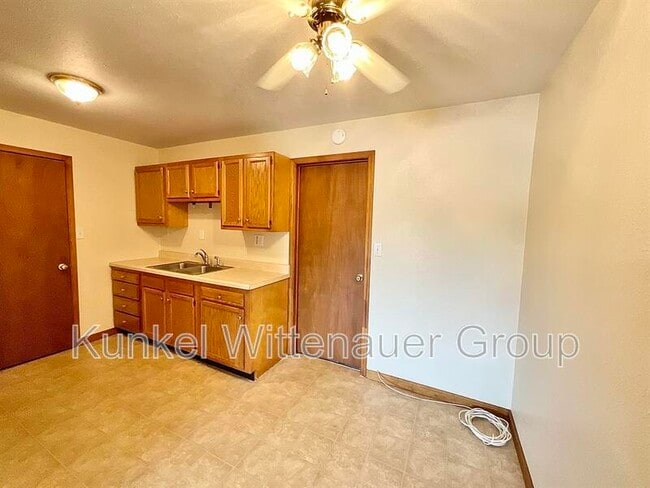 Building Photo - 2609 Sierra Dr