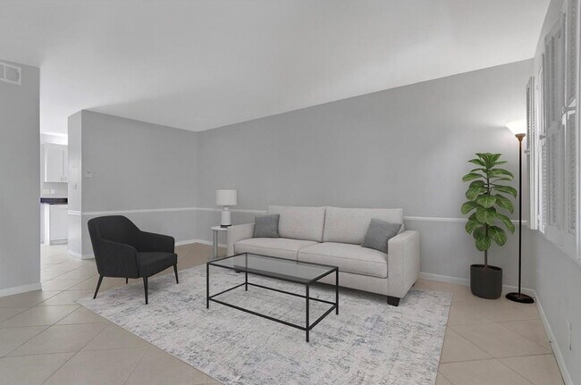 Building Photo - 12 NE 20th Ct