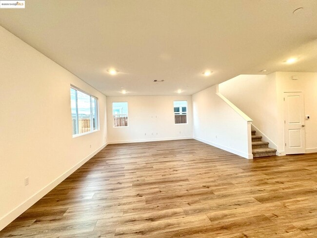 Building Photo - 2850 Talkeetna St