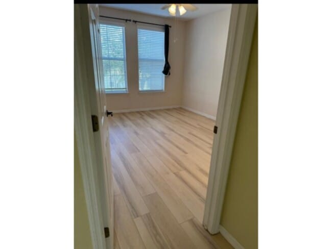 Building Photo - 2 bed 2 bath condo at LAKESIDE WINDERMERE