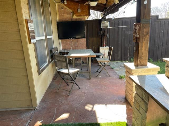 Foto del edificio - 5913 Hidden Pine Ln