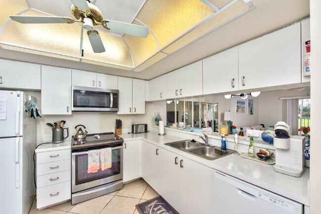 Foto del edificio - Countryside Country Club - 2 bedroom condo