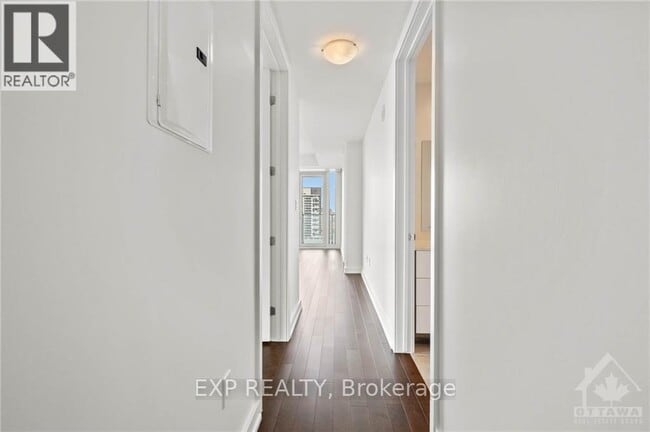Building Photo - 111 Champagne Ave S