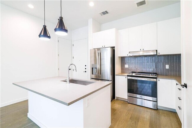 Foto del edificio - Incredible 2-Bedroom Condo at the Tyndall ...