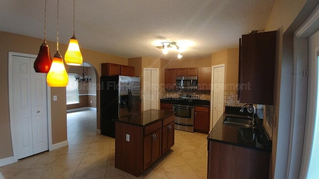 Building Photo - 14519 Lake Price Dr
