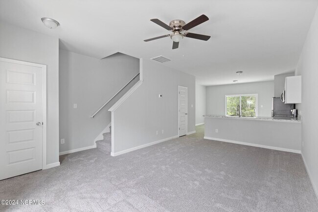 Building Photo - 111 Buckhorn Ave