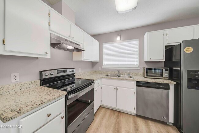 Foto del edificio - 2817 E 17th St