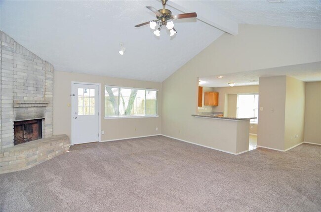 Foto del edificio - 745 Otter Creek Dr