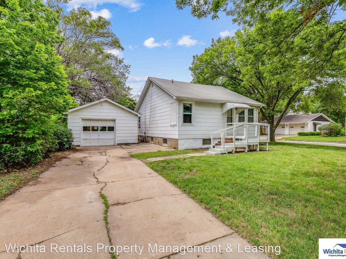 Primary Photo - 2 br, 1 bath House - 2203 S Santa Fe Ave
