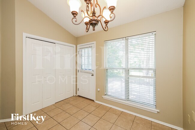 Building Photo - 7602 Iris Dr