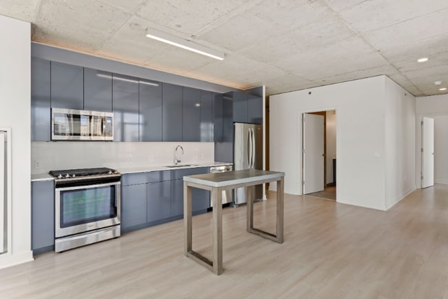 Building Photo - 331 W Illinois St