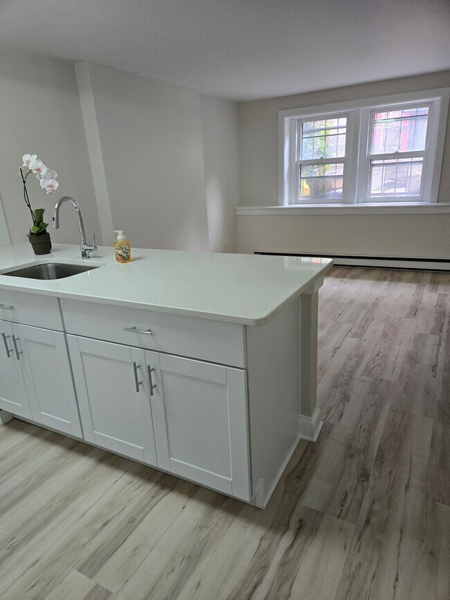 Foto del edificio - 271 Hudson Ave