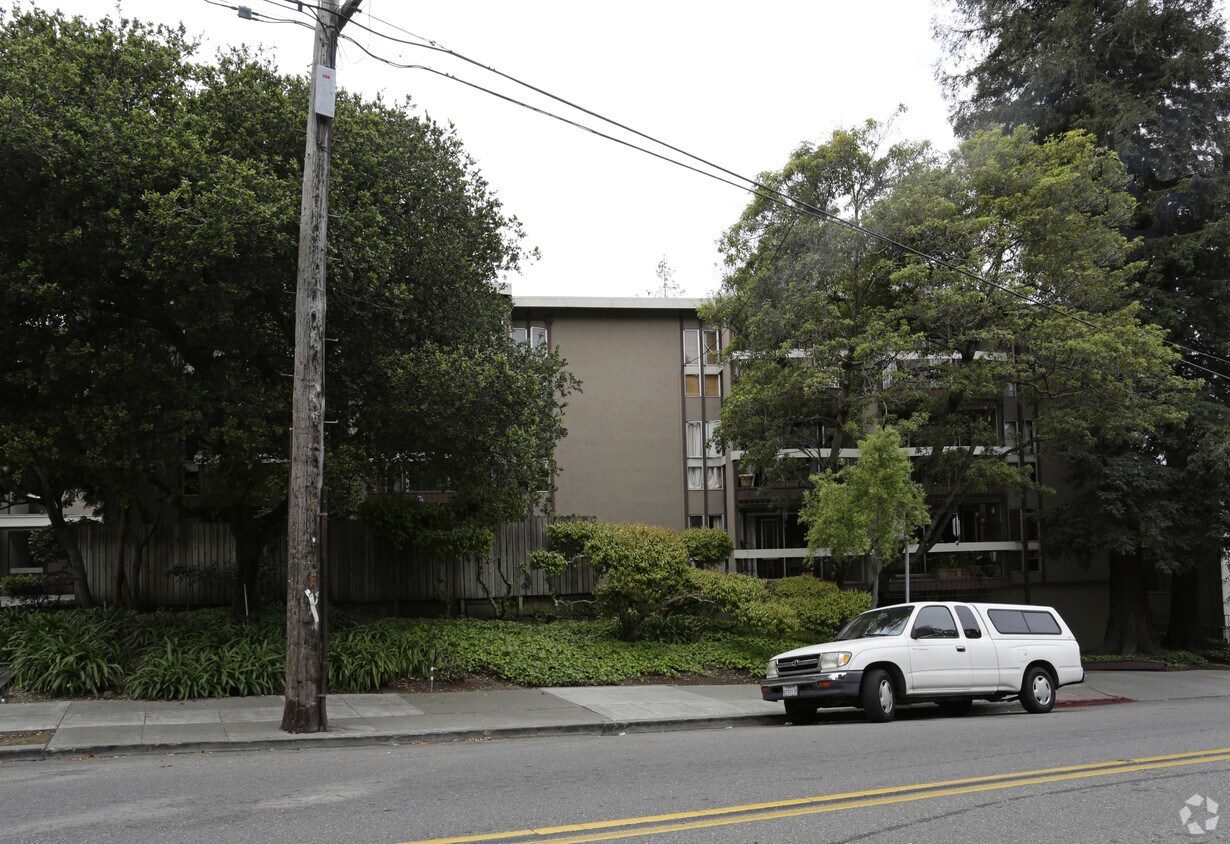 Building Photo - 323 Monte Vista Ave