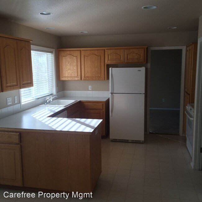 Building Photo - 4 br, 2.5 bath House - 7417 SW Quarry Road