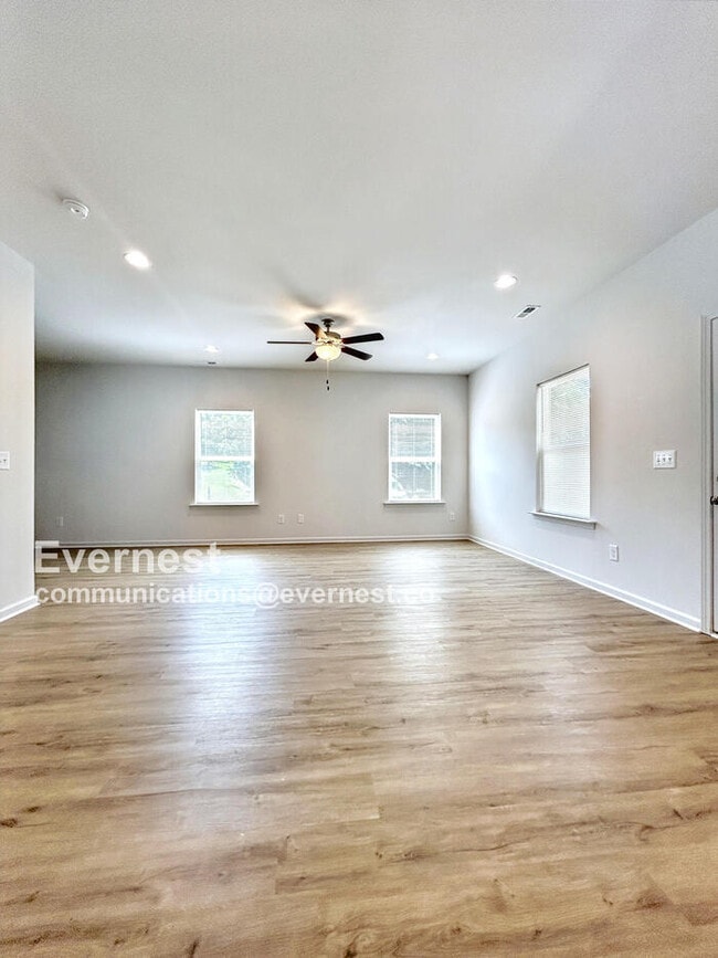 Building Photo - 628 NC-161