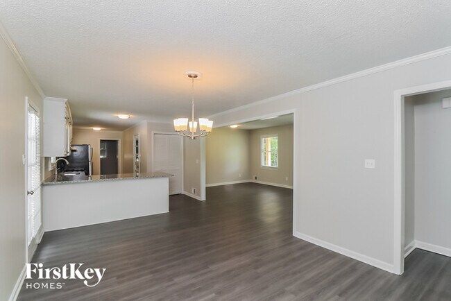 Building Photo - 891 Valley Wood Ct