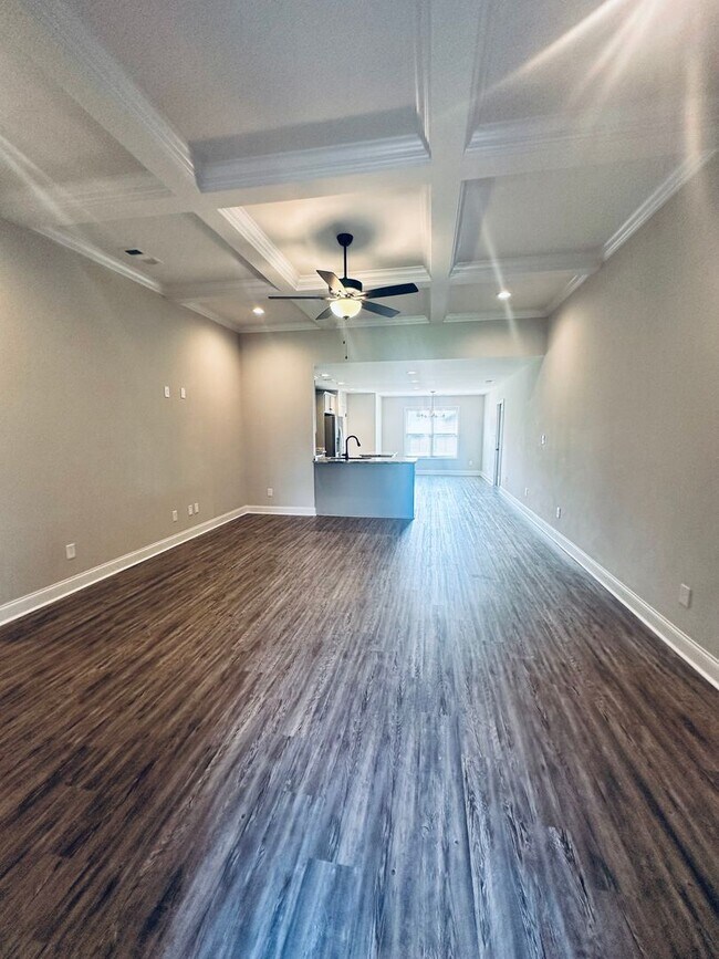 Foto del edificio - Full Brick 4 bedroom - Great location