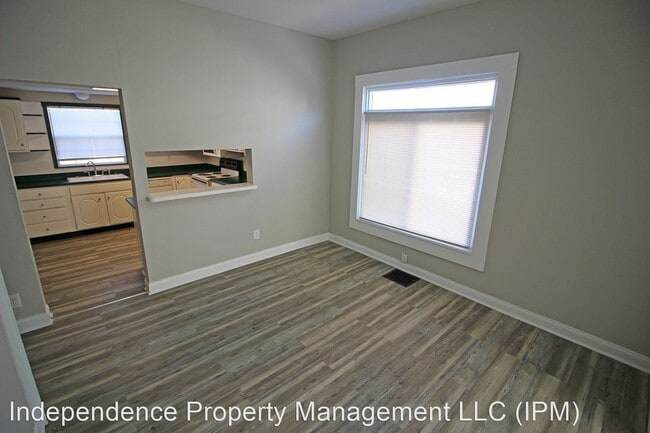 Building Photo - 3 br, 1 bath House - 615 Sennett Street